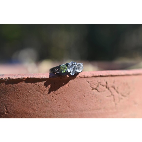 Unique Raw Peridot Engagement Ring, oxidized sterling silver, size 3 4 5… - Picture 3 of 6